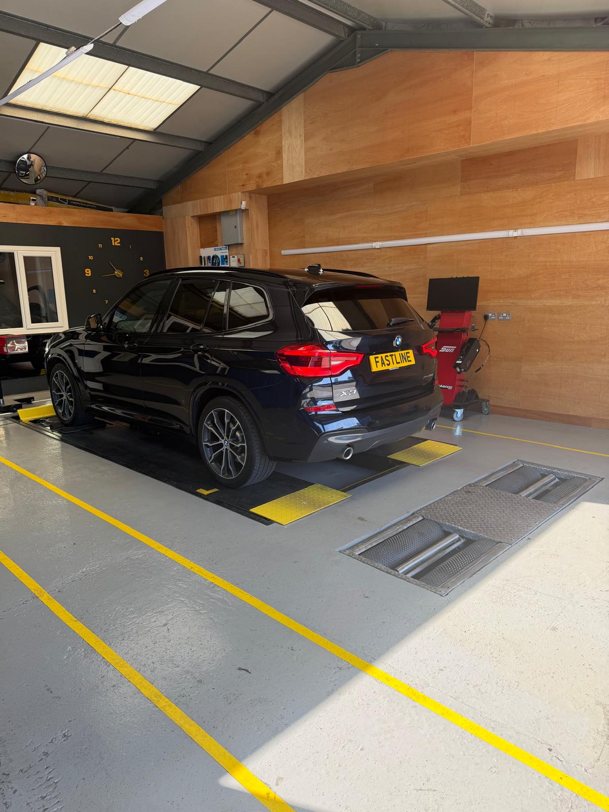 Fast Line Auto Centre garage in West Drayton, workshop photo 2