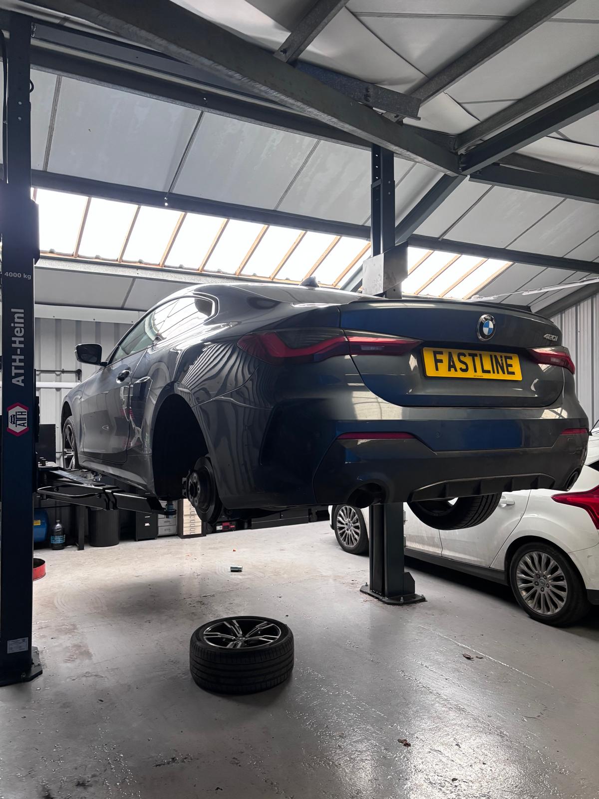 Fast Line Auto Centre garage in West Drayton, workshop photo 5