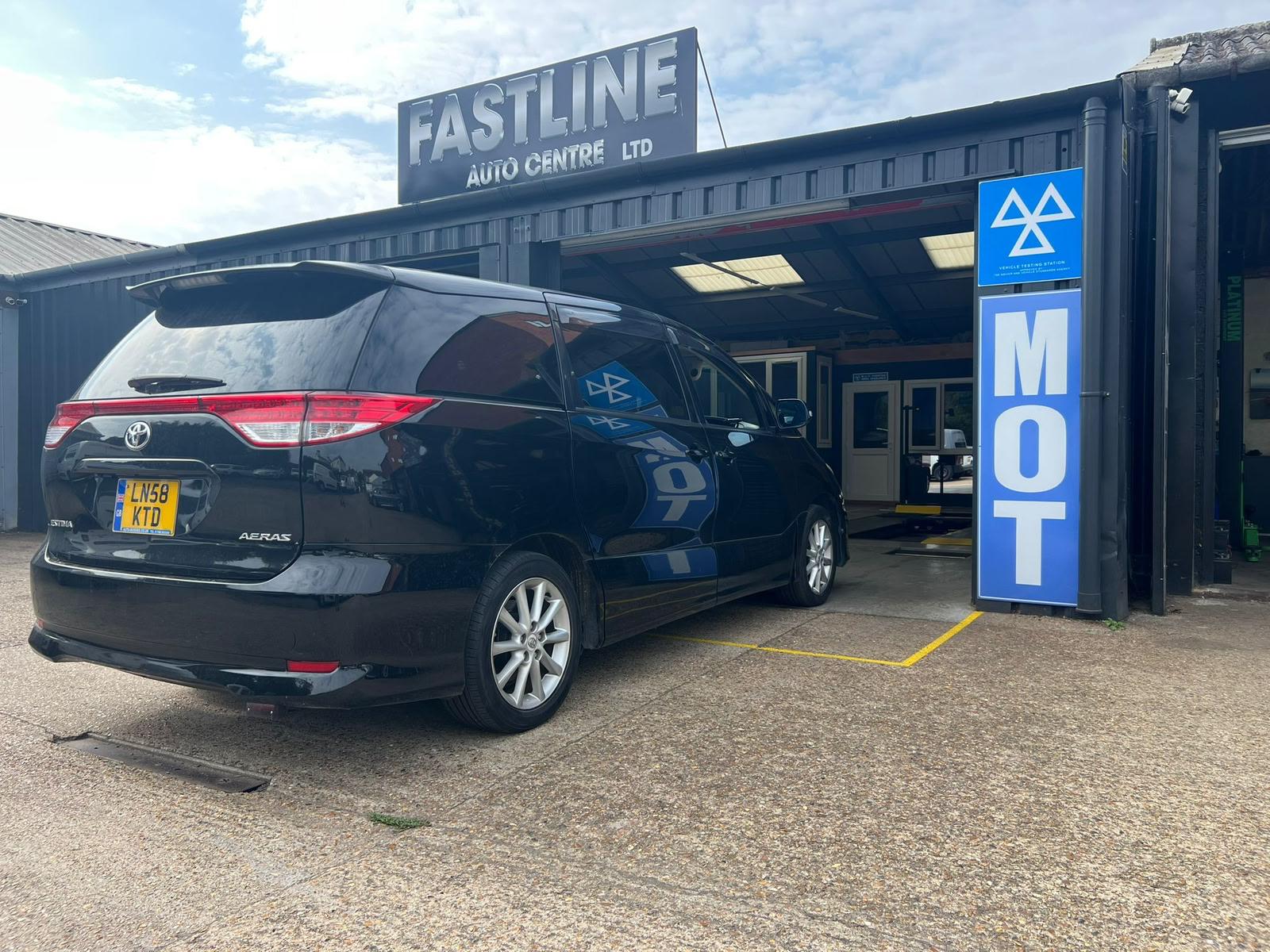 Fast Line Auto Centre garage in West Drayton, workshop photo 17
