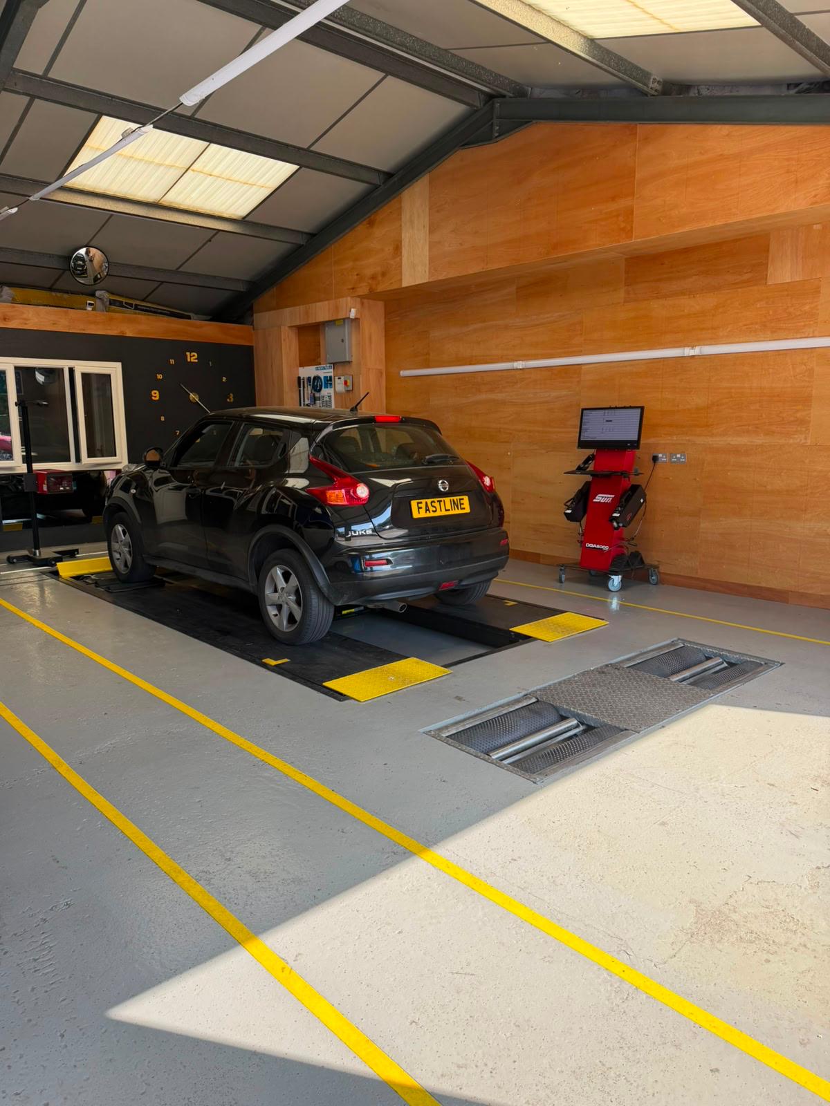 Fast Line Auto Centre garage in West Drayton, workshop photo 20